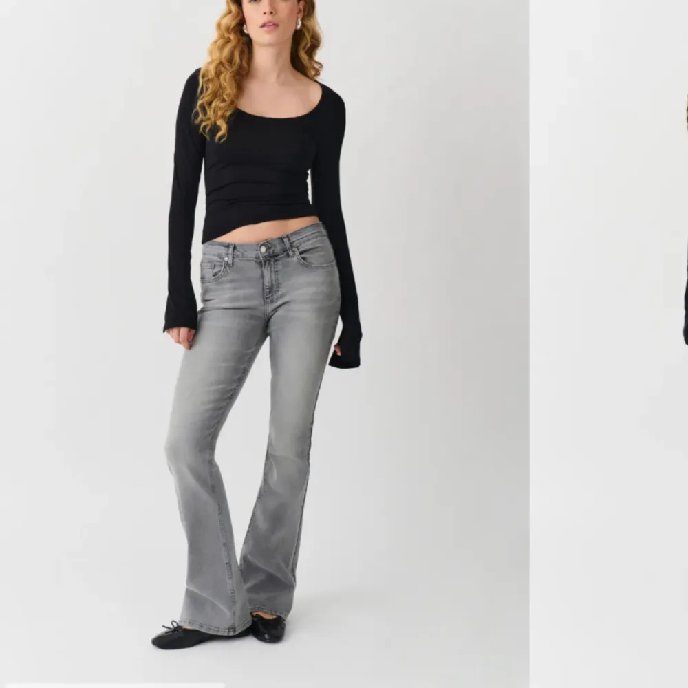 Gråa Gina jeans storlek 34 oanvända för dom va för små, dom är som nya jätte bra skick( original pris 499kr)💗. Jeans & Byxor.