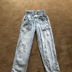 Jeans  - Jeans som är så snygga. Storlek 9. 