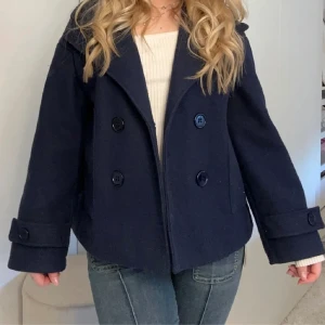 Design by si jacka  - Skriv gärna innan du trycker på KÖP NU! Säljer min design by si jacka då den inte kommer till användning längre. Lite nopprig på vissa ställen men annars inga defekter💗 Första två bilderna är lånade! skriv gärna vid frågor 