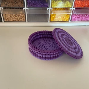 Hemmagjord burk/Ask  - De har lossnat 3 pärlor längst ner men de är inget som påbörjar burken. Men säljer dem nu för 45 istället för 50 kr pga de🌸🐝