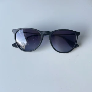 Ray-Ban Erika - Ray-Ban Erika solglasögon för kvinnor