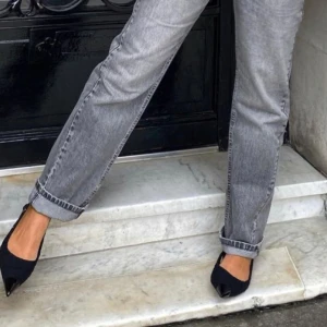 Ballerina skor  - Säljer dessa super snygga ballerina skor, storlek 40 men skulle snarare säga att de passar 39. Enda defekten syns på sista bilden 