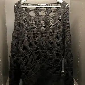 Snygg ihålig stickad tröja från Zara med storlek M💕
