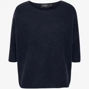 Såå snygg tröja från soaked in luxury❤️ Kommer tyvärr inte till användning för mig, den har bara använts 3-4 gånger och har inga defekter👌👌 Nypris är 699💖 Tryck gärna på köp nu, kan även mötas i Stockholm (innerstan)🙏🙏