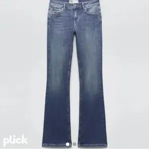 Mörkblåa jeans från zara💕 skriv för flera bilder! 