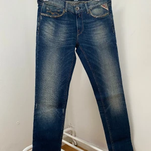 Jeans - Fina jeans från replay. Använt några gånger. Säljer pga de blivit för små. 