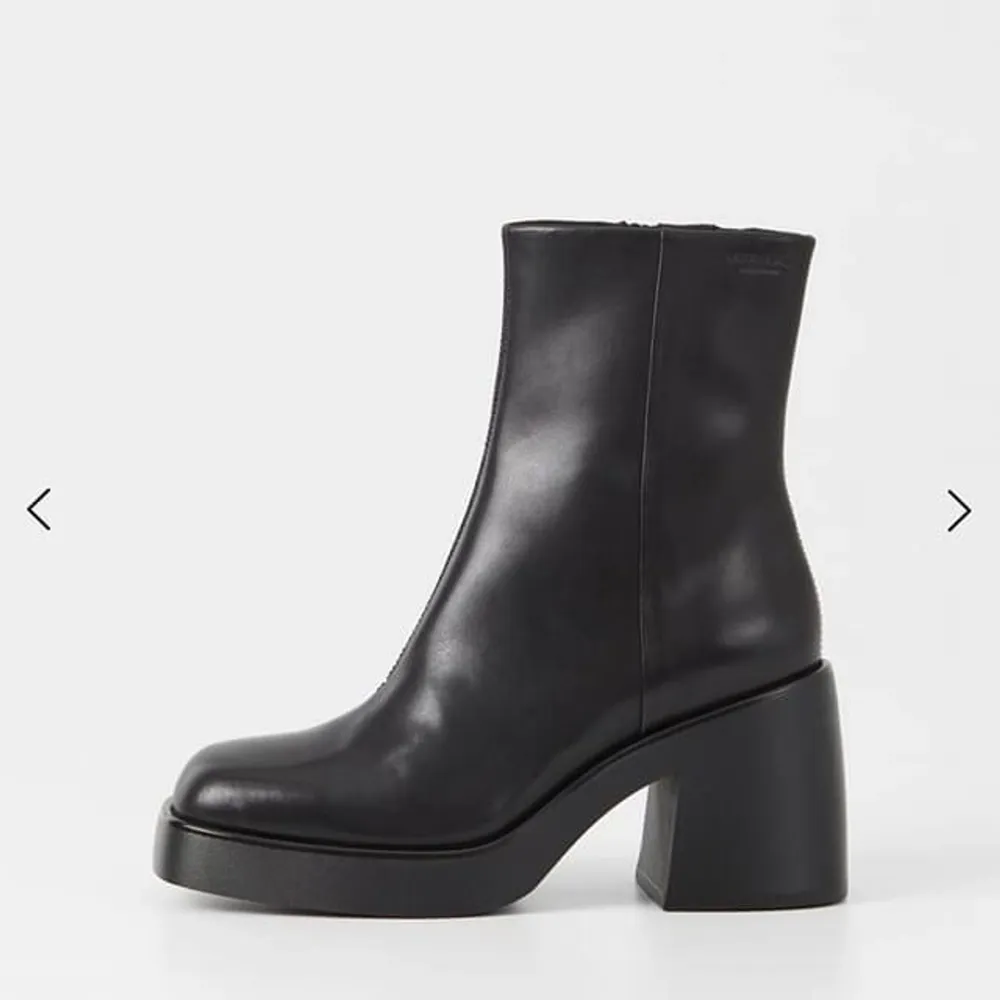 Vagabond Brooke boots. Stlk 36. Lite rymliga enligt mig. Använder ogärna klackar i allmänhet men dessa är bekväma. . Skor.