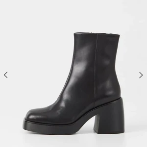 Vagabond Brooke boots - Vagabond Brooke boots. Stlk 36. Lite rymliga enligt mig. Använder ogärna klackar i allmänhet men dessa är bekväma. 