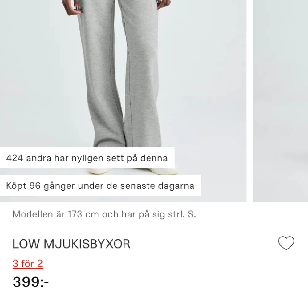 Gråa mjukisbyxor från bik bok, nästan aldrig använda så i bra skick, storlek s, nypris 399kr. Jeans & Byxor.