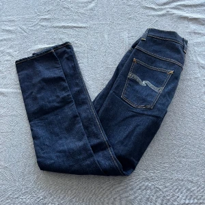 Nudie Jeans  - Säljer ett par Nudie Jeans modellen Thin Finn i storlek 31/34, Skick 9/10 