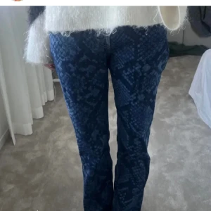  weekday orm byxor  - Sååå fina jeans och så coola💕passar till allt