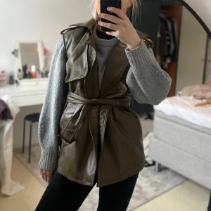 Skinnväst  - Säljer min coola skinnväst från NA-KD 