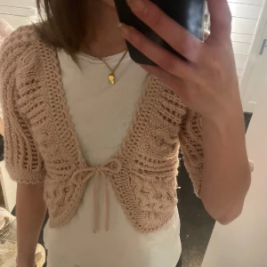 Fin rosa kofta - Säljer denna fina stickade kofta!❤️❤️