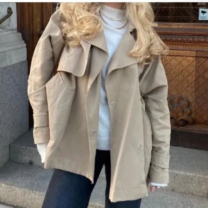 Trenchcoat  - Super fin trenchcoat från arket🥰 nypris 1890!!