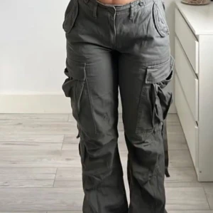 cargo byxor - cargo pants, brandit🧚🏾‍♀️, använda fåtal gånger 