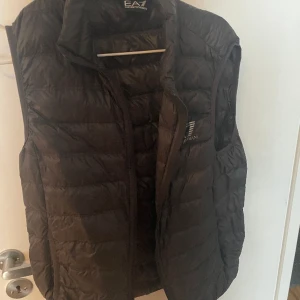 EA7 väst  - Inga defekter. Grå EA7 Armani väst Storlek: M