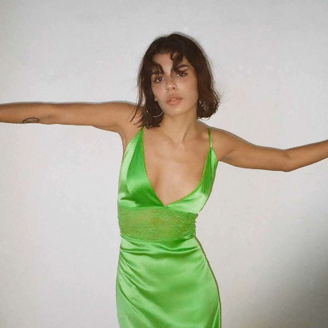 Grön satin klänning 