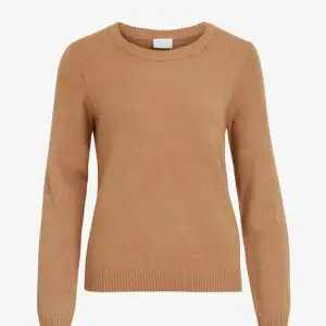 Säljer en fin stickad tröja ifrån Vila, storlek Xs men passar S med. Fin brun färg, inga defekter då den bara är använd ett fåtals gånger. Köpte för 339kr💓