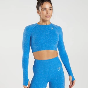 Croppad tröja från Gymshark - Strl. XS och bra skick då jag bara använt tre gånger ungefär. Kan skicka fler bilder vid intresse. 