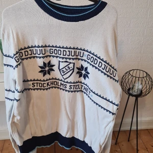 Djurgården jultröja 2022 - Storlek large Endast använd julafton Lite dåliga bilder dock. 