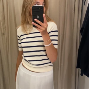 Finstickad tröja från zara🤍🤍 - Säljer denna superfina finstickade tröja från zara som endast är använd ett fåtal gånger, hör av dig vid intresse🤍🤍