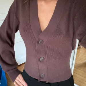 Söt kofta - En brun kofta från Gina Tricot, strl XS 🥰