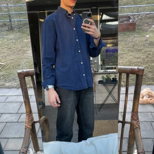 Jack and Jones skjorta - Jack and Jones skjorta, storlek M, inga fläckar eller andra flaws, kom med frågor i dm, modellen är 180 cm och väger 65