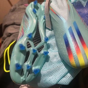 Adidas x Speedportal Laceless  - Storlek 44 2/3.  Kvitto finns från unisport. Nypris ca 3000kr   Vid fler frågor är det bara att höra av dig!