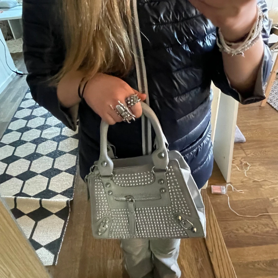 Grå handväska 💘💘 - 90