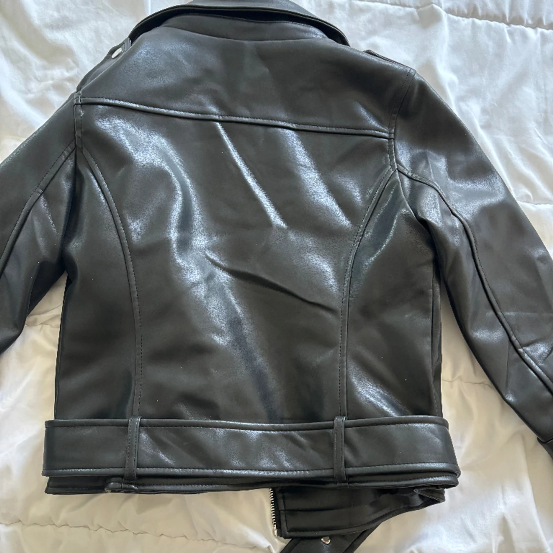 Svart skinnjacka  - 91