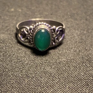 Silver ring - Silver ring finns att hämta i Hökarängen.  Stolek: 95  925 silver.