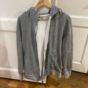 cp company zip hoodie  - Helt ny, bra skick  