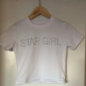 Star Girl tröja - Vit t-shirt med nitar   Aldrig använt bara provat 