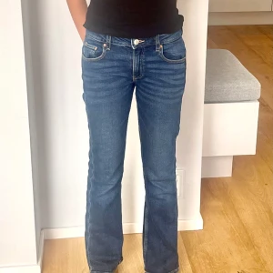 Gina Young jeans  - Fina lågmidjade jeans från Gina tricot. Storlek 152 nypris 299