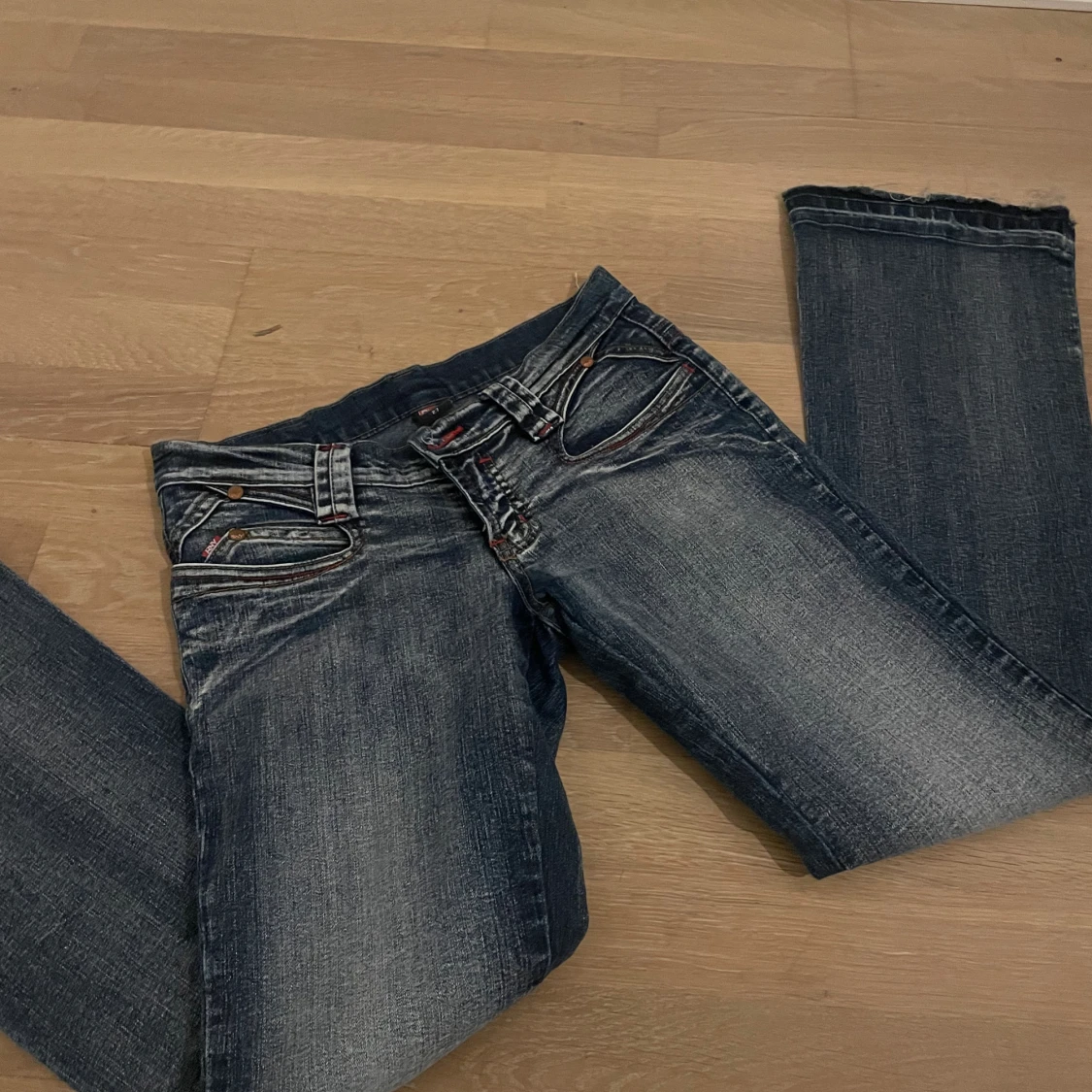Low waist bootcut jeans  - 91
