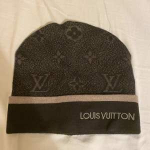 Säljer Louis Vuitton mösa helt ny. 1:1