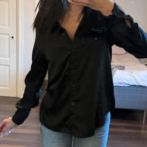 Satin skjorta - Satin skjorta från shein 