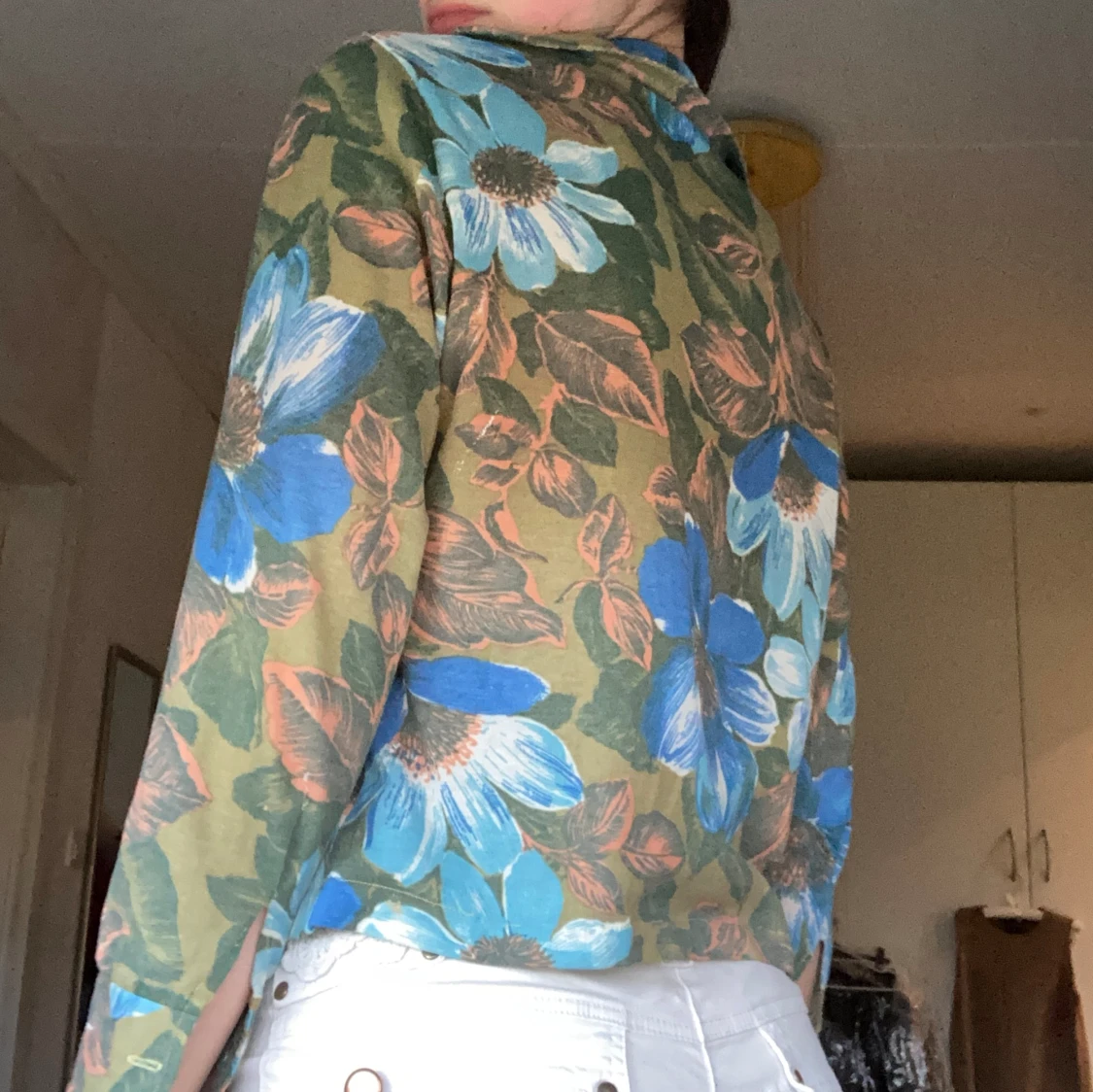 Blommig skjorta - 91