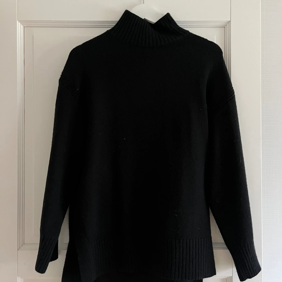 Svart stickad tröja - 91