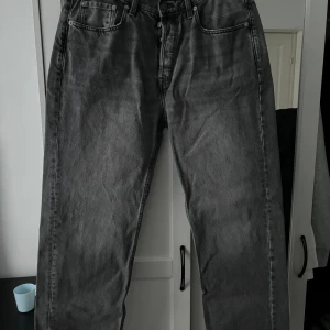 Jeans - Används inte, där av varför den säljs! Storlek: W34 L32