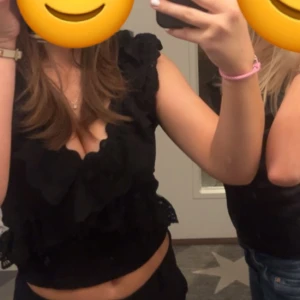 Supersöt volang topp - Superfin och i bra skick, inga defekter!!