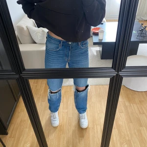 Jeans - Blåa jeans i storlek 36💙
