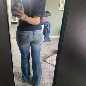Vintage Jeans - Vintage jeans från 7 for all mankind🌸innebenet är 75cm och midjan 39 tvärs över🌸