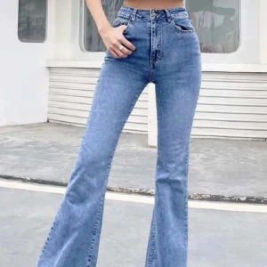 Jeans flared - Nysick o köpt från shein❤️