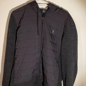 Ralph lauren cardigan  - Blivit för liten, liten flaw vänstra snöret.  Slutsåld överallt kör på!