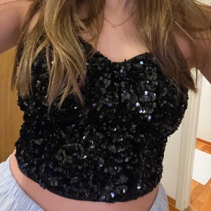 Topp - Glitter topp från gina tricot✨