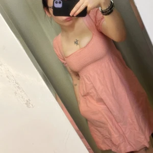 ☺️söt klänning 💗 - Nyskick och nyskick klänning ,passar xs-s , för fler bilder dm mig