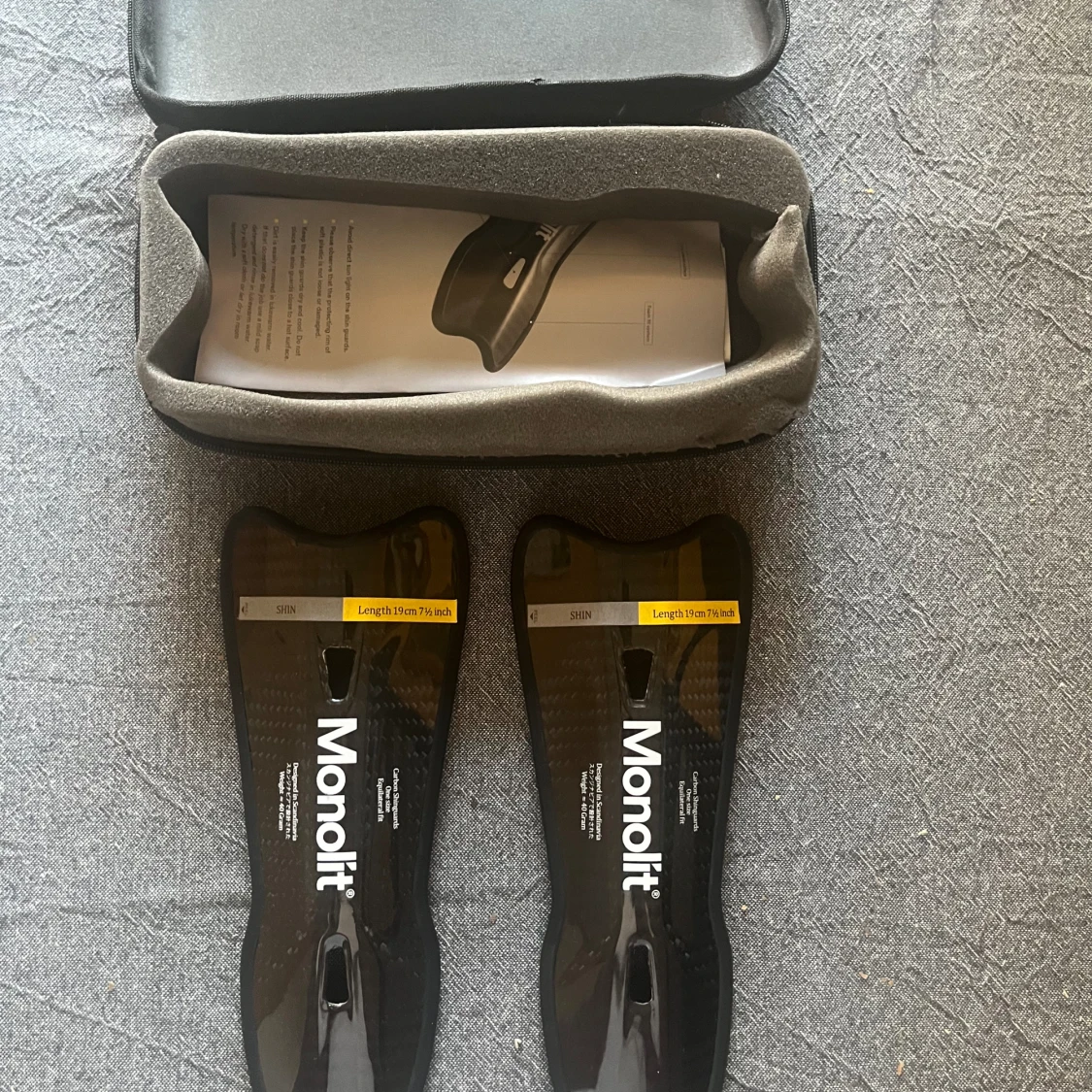 Fotbolls benskydd Monolit - 90