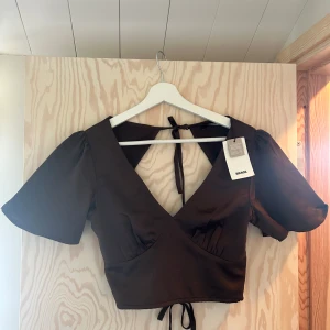 Topp - Somrig topp från bikbok, aldrig kommit till användning då jag har massor av sommar toppar! (lappen finns kvar) 🩷 