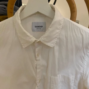 Vit skjorta - Dondup - Vit bomullsskjorta, bra skick